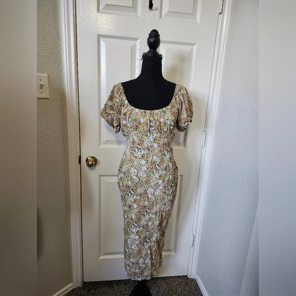 Amuse Society Floral Scoop Neck Midi Dress in Green